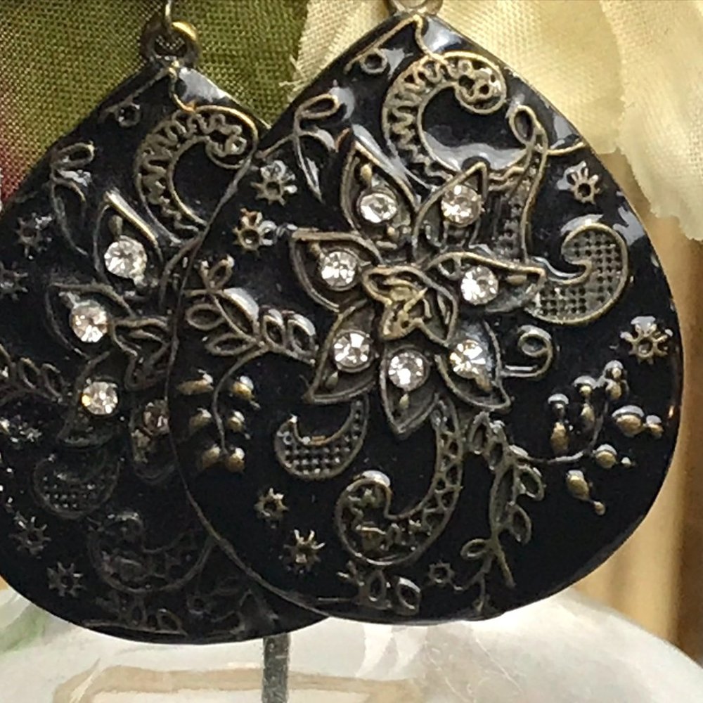 Black and Brown Round Drop Earring